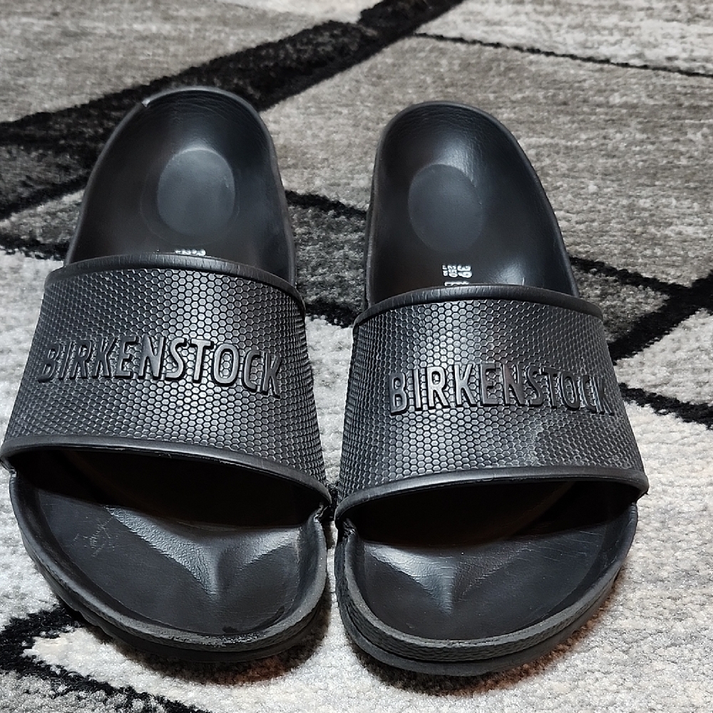 BIRKENSTOCKS BLACK EMBOSSED BARBADOS EVA SLIDES SANDALS 8-8.5